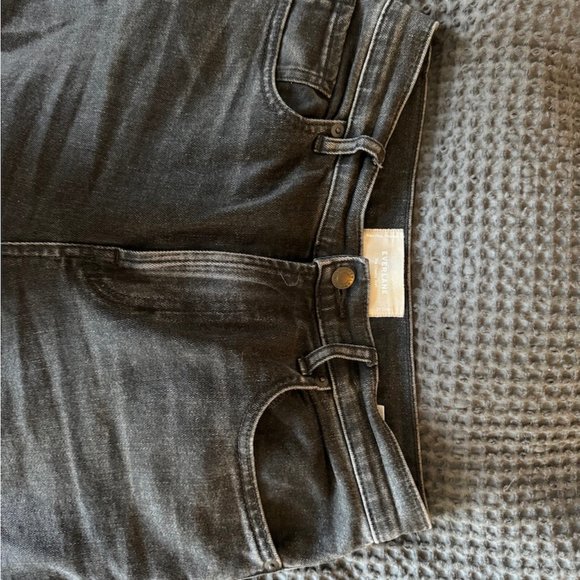 Gently Used Everlane 90s Cheeky Jean in Washed Black Women's size 27 Crop - Picture 6 of 12